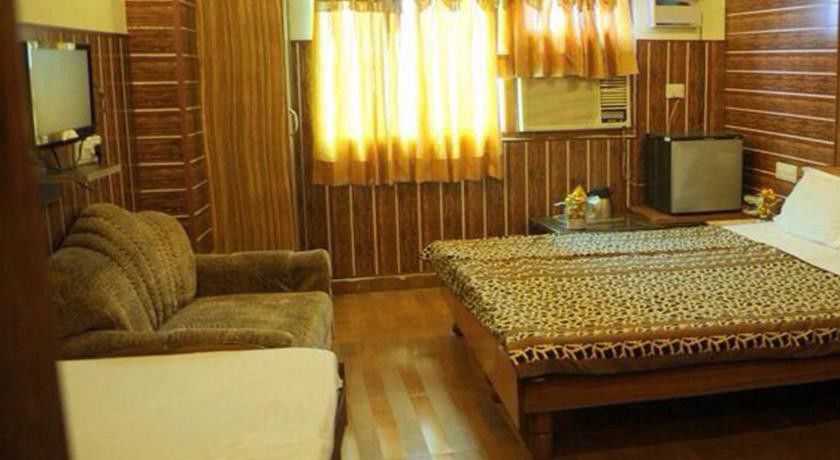 The Golden Oak Hotel Raipur  Exterior photo
