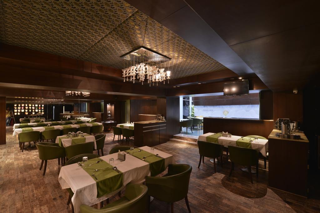 The Golden Oak Hotel Raipur  Exterior photo